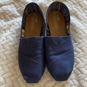 Lightly worn Tom’s